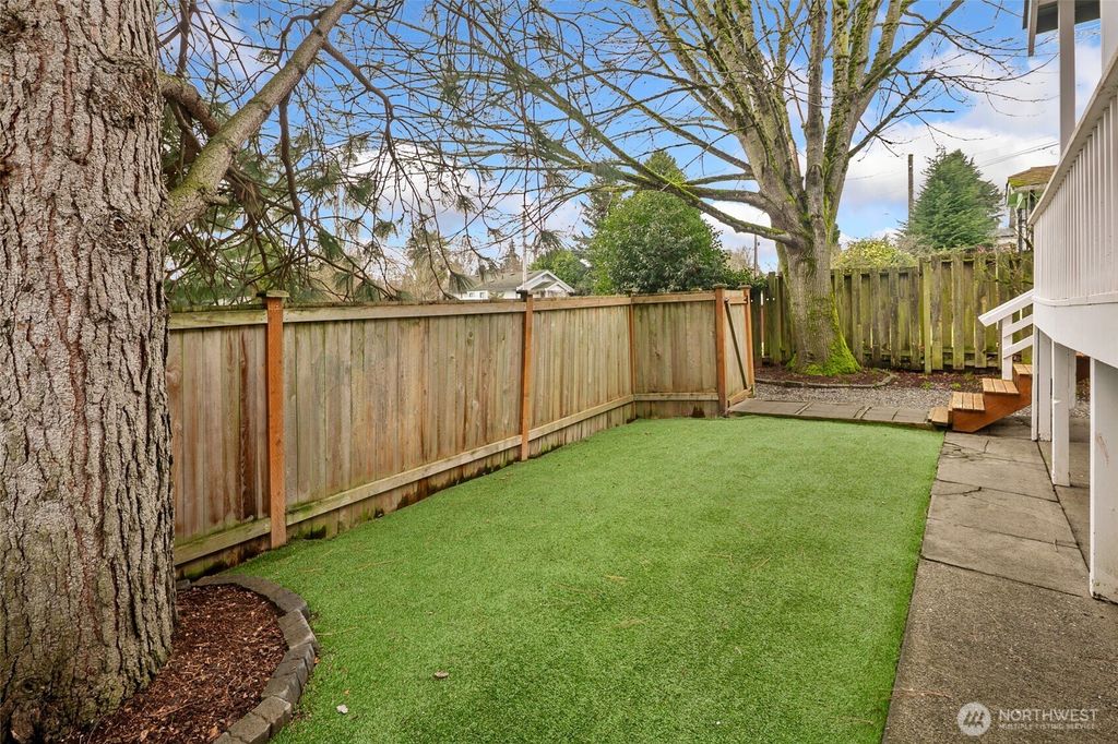 Photo of 920 N 102nd Street, Seattle, WA 98133 (MLS # 2476527)