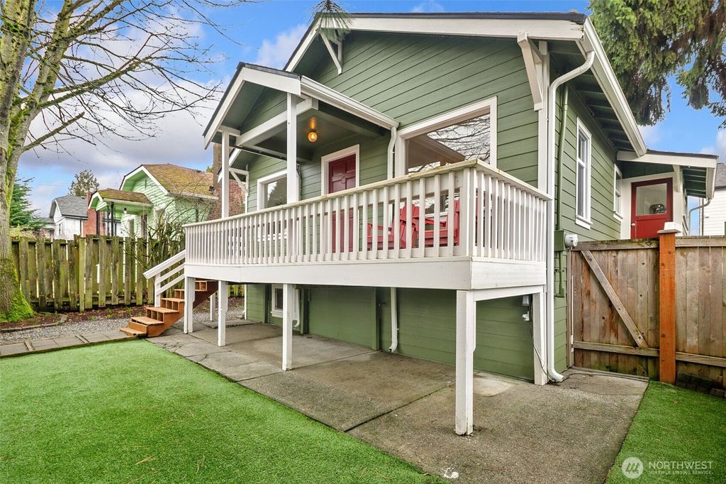 Photo of 920 N 102nd Street, Seattle, WA 98133 (MLS # 2476527)