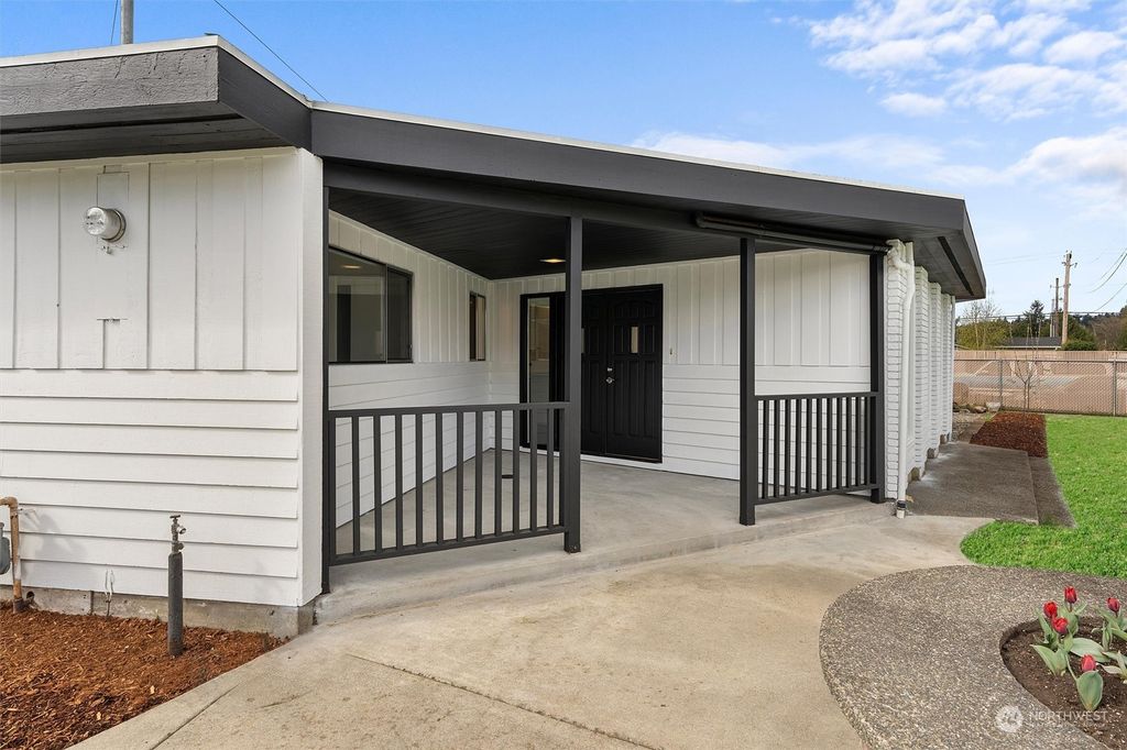 Photo of 512 2nd Ave SE Ave, Pacific, WA 98047 (MLS # 2222608)