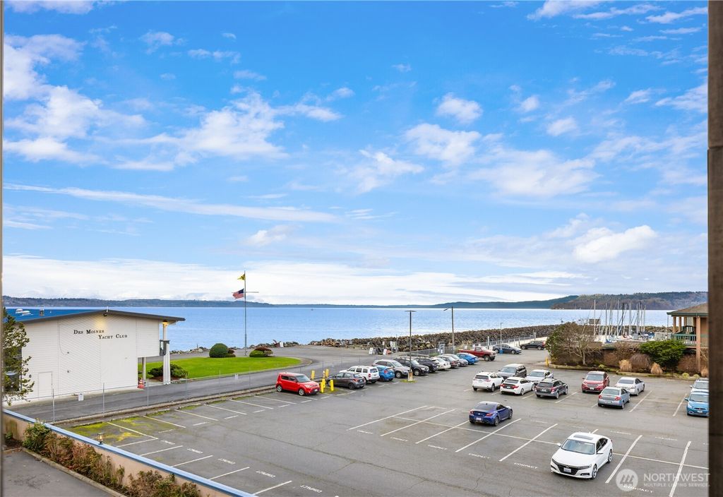 Photo of 601 S 227th Street #302s, Des Moines, WA 98198 (MLS # 2467896)