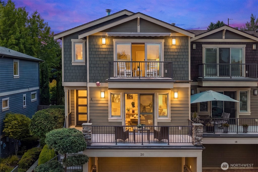 Photo of 20 6th Street, Kirkland, WA 98033 (MLS # 2587198)