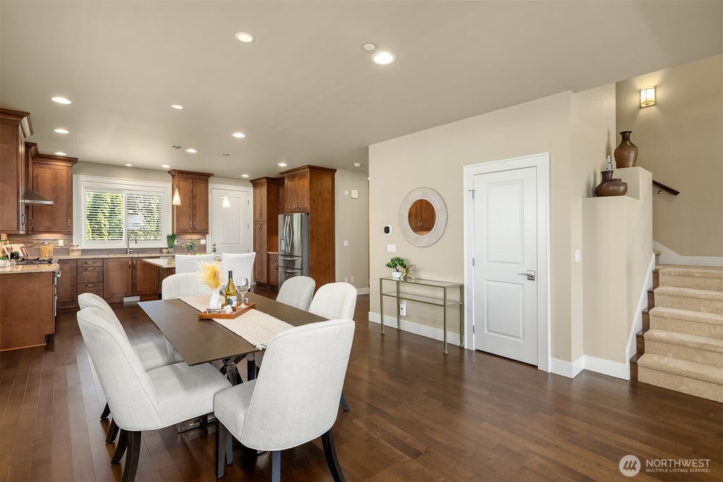 Photo of 20 6th Street, Kirkland, WA 98033 (MLS # 2587198)