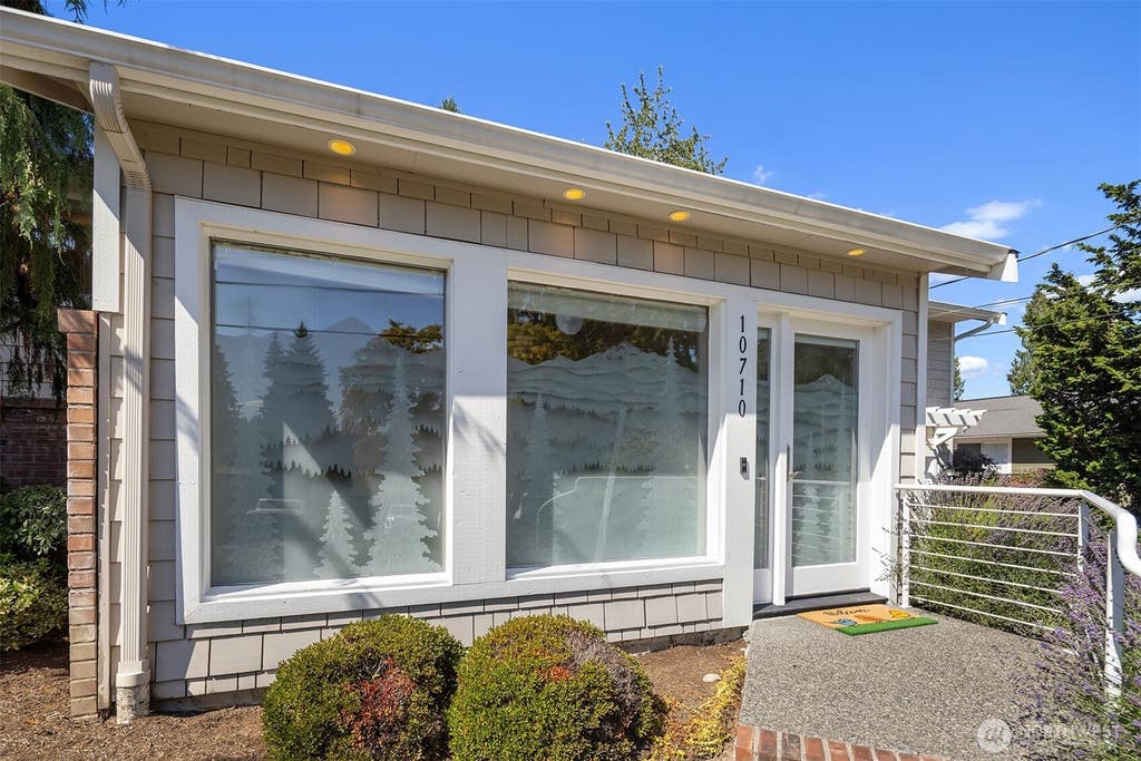 Photo of 10710 NE 190th Street, Bothell, WA 98011 (MLS # 2554243)