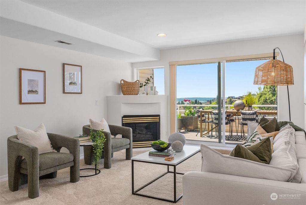 Photo of 4527 45th Avenue SW #302S, Seattle, WA 98116 (MLS # 2236956)