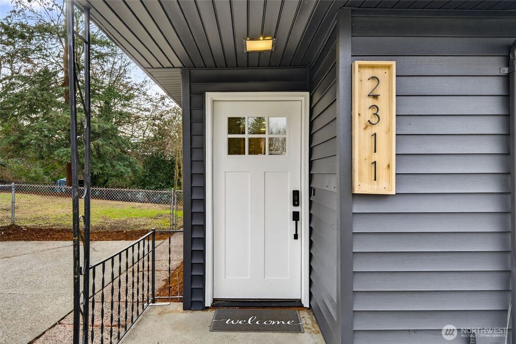 Photo of 2311 NE 6th Place, Renton, WA 98056 (MLS # 2528048)