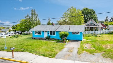 Photo of 1605 20th Street ST, Anacortes, WA 98221 (MLS # 2503936)