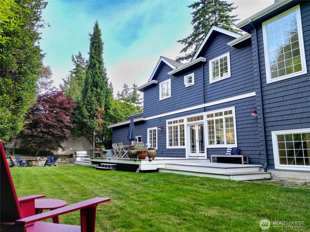 Photo of 4032 W Mercer Way, Mercer Island, WA 98040 (MLS # 2371588)