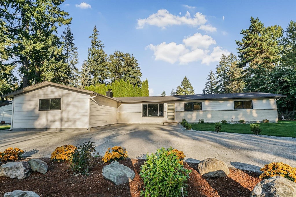 Photo of 13408 SE 184th Avenue, Renton, WA 98059 (MLS # 2579640)