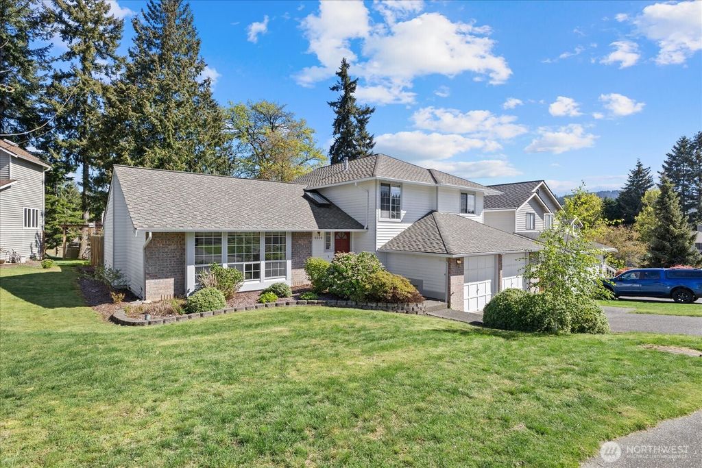 Photo of 5036 NE 21st Street, Renton, WA 98059 (MLS # 2513928)