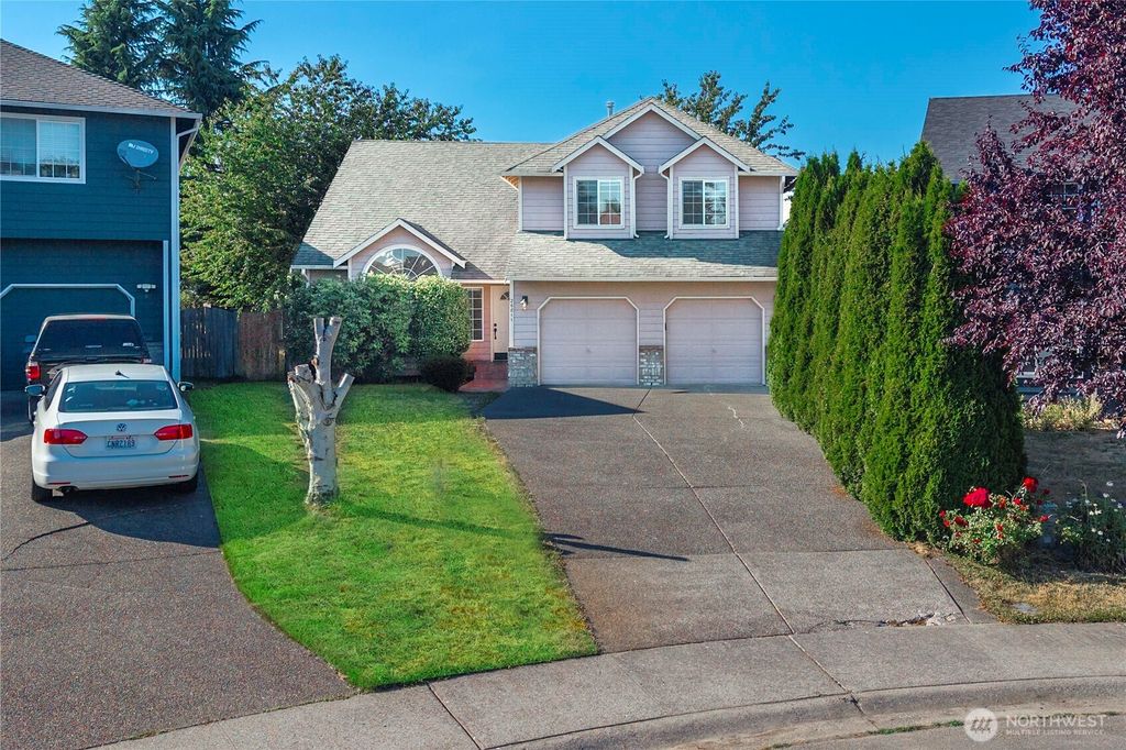 Photo of 26811 118th Ct Ct SE, Kent, WA 98030 (MLS # 2407040)