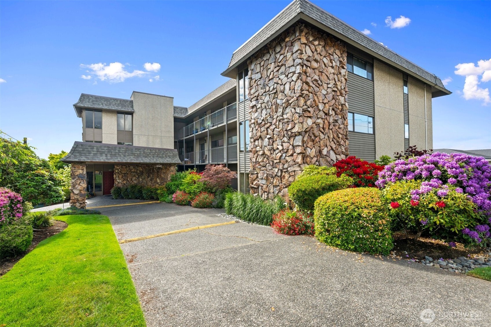 655 Main Street 305