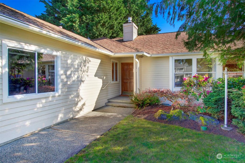 Photo of 5224 107th Street SW, Mukilteo, WA 98275 (MLS # 2216798)