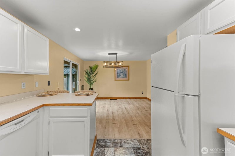 18107 E Clear Lake Boulevard SE