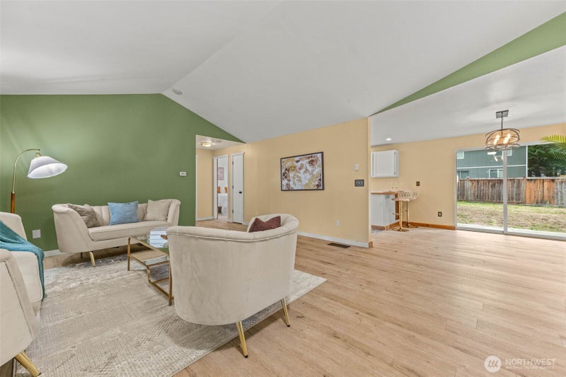 18107 E Clear Lake Boulevard SE