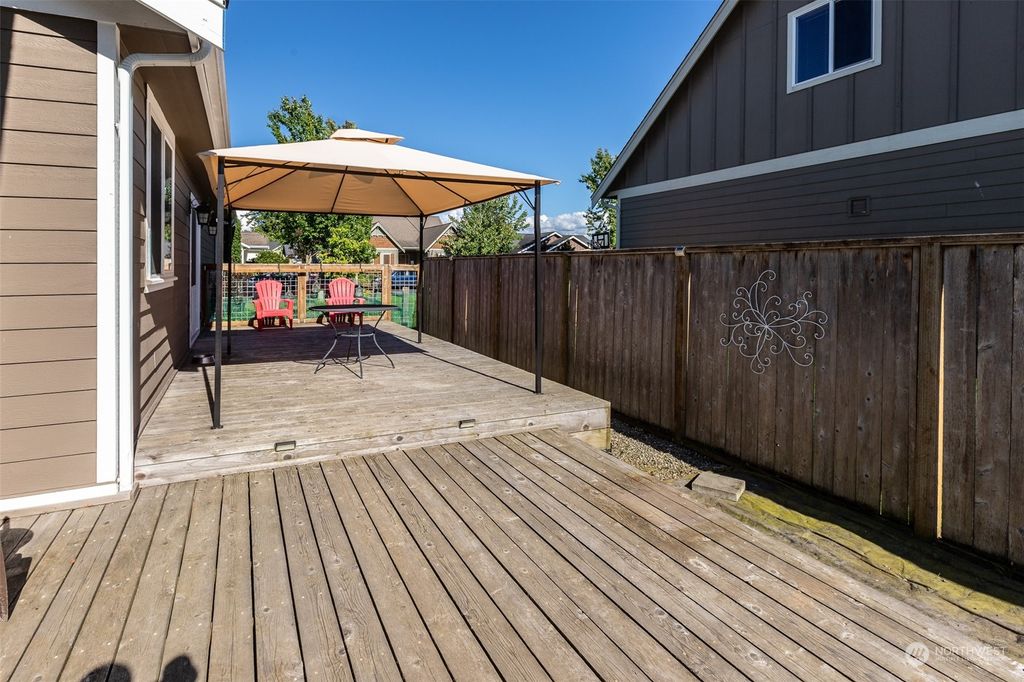listing image 9361805926666522543