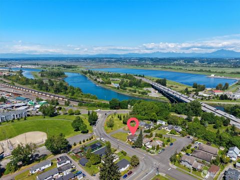 Photo of 1823 Summit Avenue, Everett, WA 98201 (MLS # 2529184)