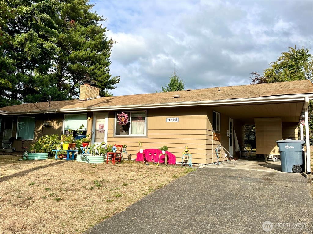 Photo of 1004 15th Avenue, Milton, WA 98354 (MLS # 2569546)
