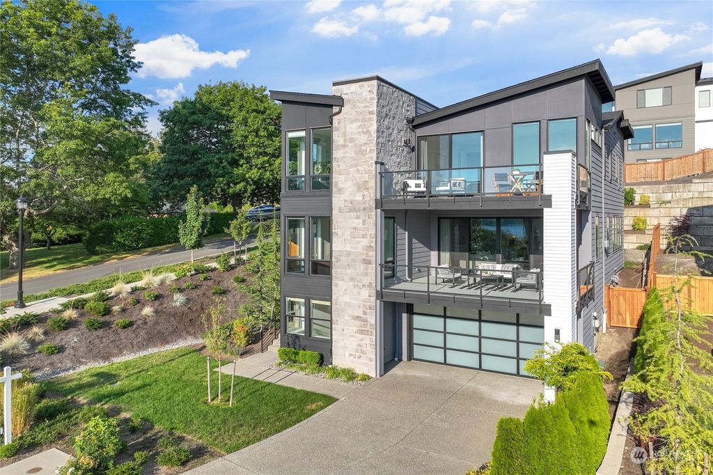 Photo of 3950 Wells Avenue N, Renton, WA 98056 (MLS # 2016773)