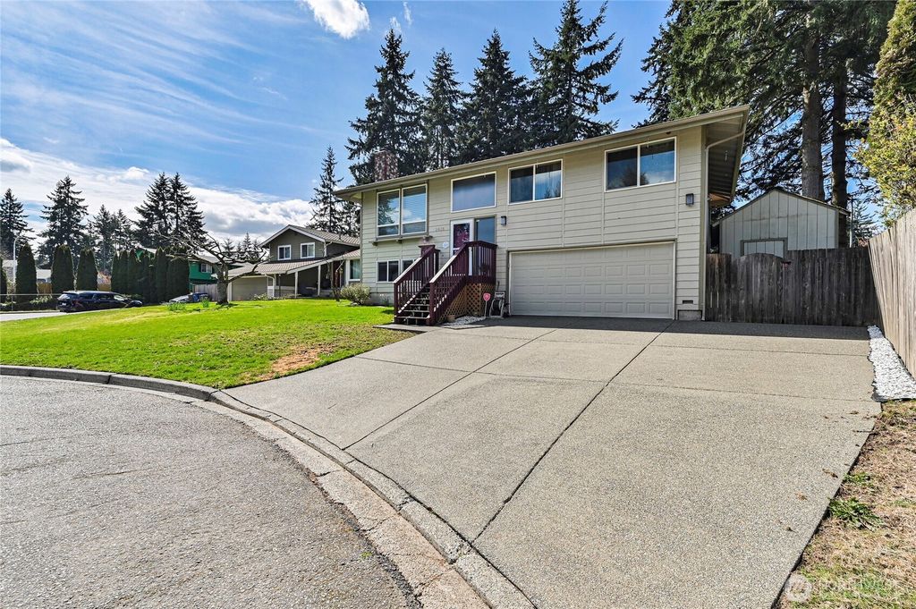 Photo of 2626 SW 335th Court, Federal Way, WA 98023 (MLS # 2504765)