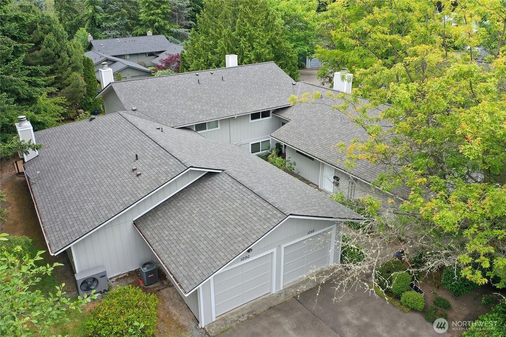 Photo of 1090 Ihland Place NE, Bainbridge Island, WA 98110 (MLS # 2538224)