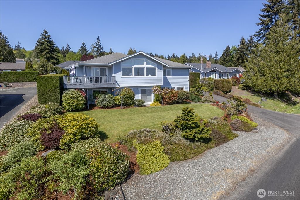 Photo of 662 Pioneer Drive, Port Ludlow, WA 98365 (MLS # 2516203)