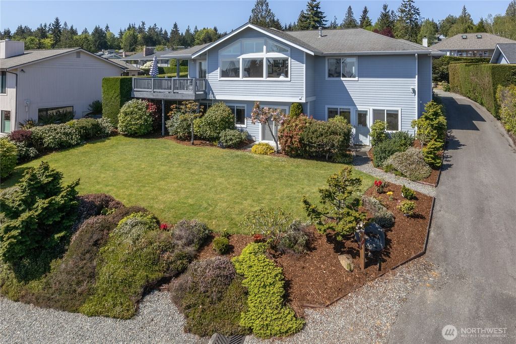 Photo of 662 Pioneer Drive, Port Ludlow, WA 98365 (MLS # 2516203)