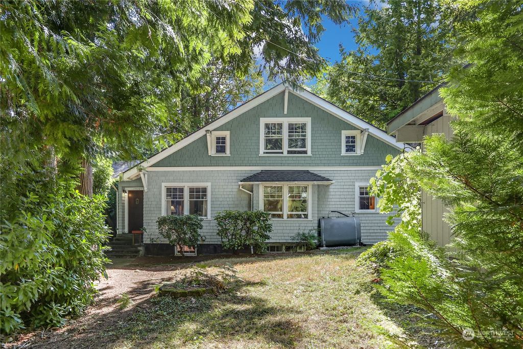 Photo of 9840 NE 139th Street, Kirkland, WA 98034 (MLS # 2146921)