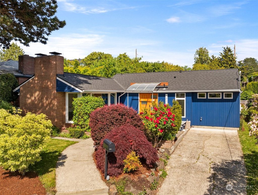 Photo of 7026 40th Avenue NE, Seattle, WA 98115 (MLS # 2237371)