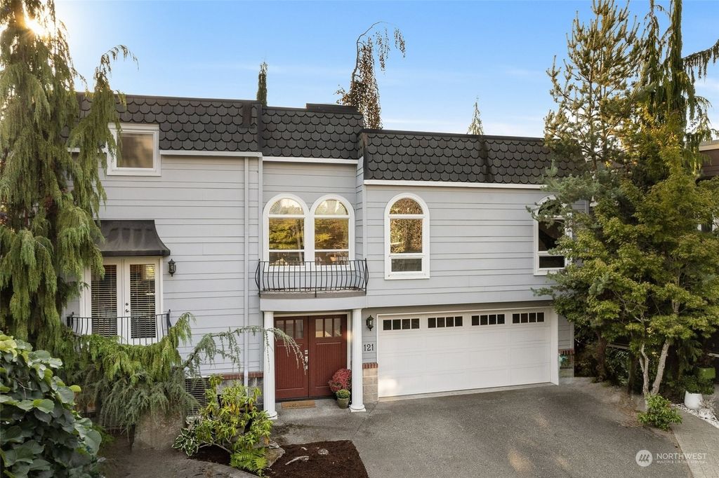 Photo of 121 6th Court, Kirkland, WA 98033 (MLS # 2006057)