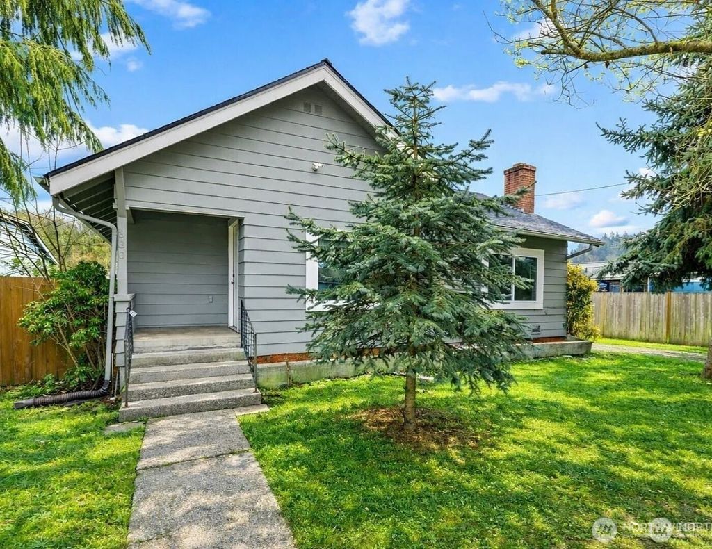 Photo of 330 V Street SE, Auburn, WA 98002 (MLS # 2516829)