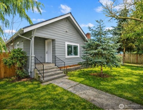 Photo of 330 V Street SE, Auburn, WA 98002 (MLS # 2516829)