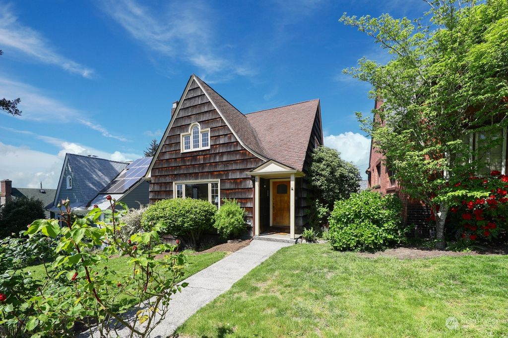 Photo of 1612 NE 73rd Street, Seattle, WA 98115 (MLS # 2237468)