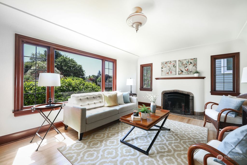 Photo of 1612 NE 73rd Street, Seattle, WA 98115 (MLS # 2237468)