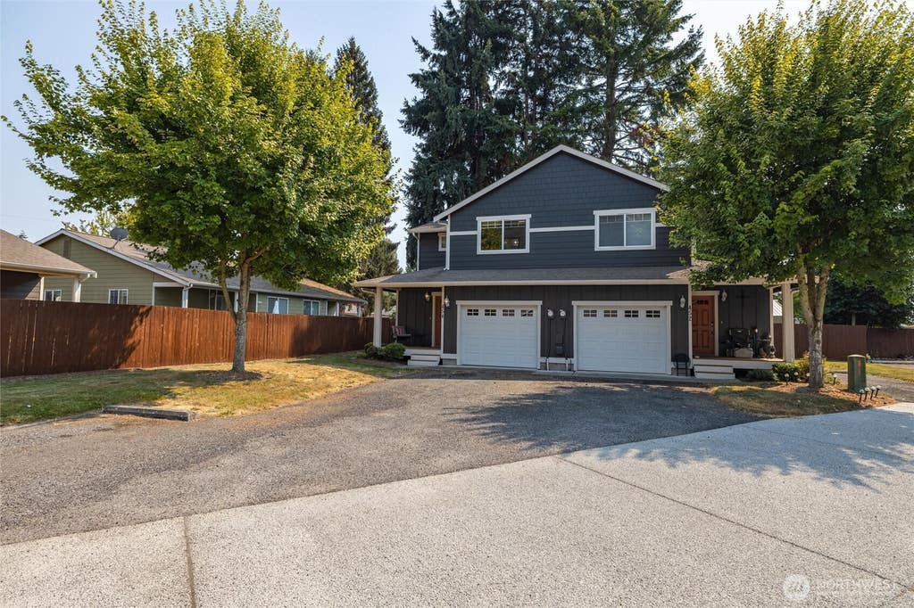 Photo of 454 Oak Hill Lane, Burlington, WA 98233 (MLS # 2569423)