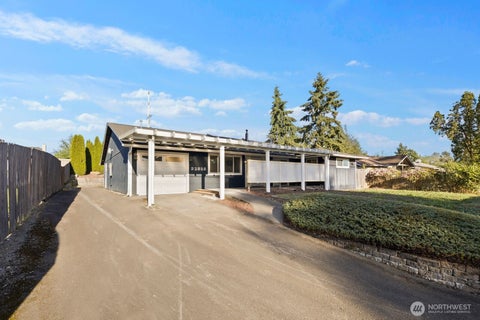 Photo of 32828 22nd Avenue SW, Federal Way, WA 98023 (MLS # 2529778)