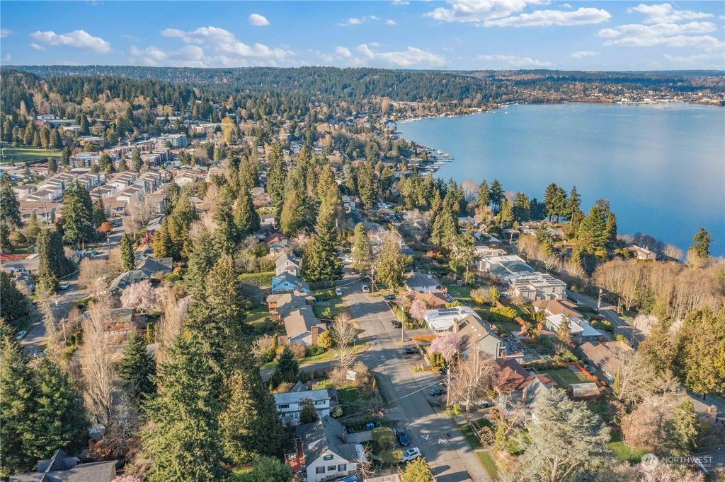 Photo of 3625 NE 143rd Street, Seattle, WA 98125 (MLS # 2051343)