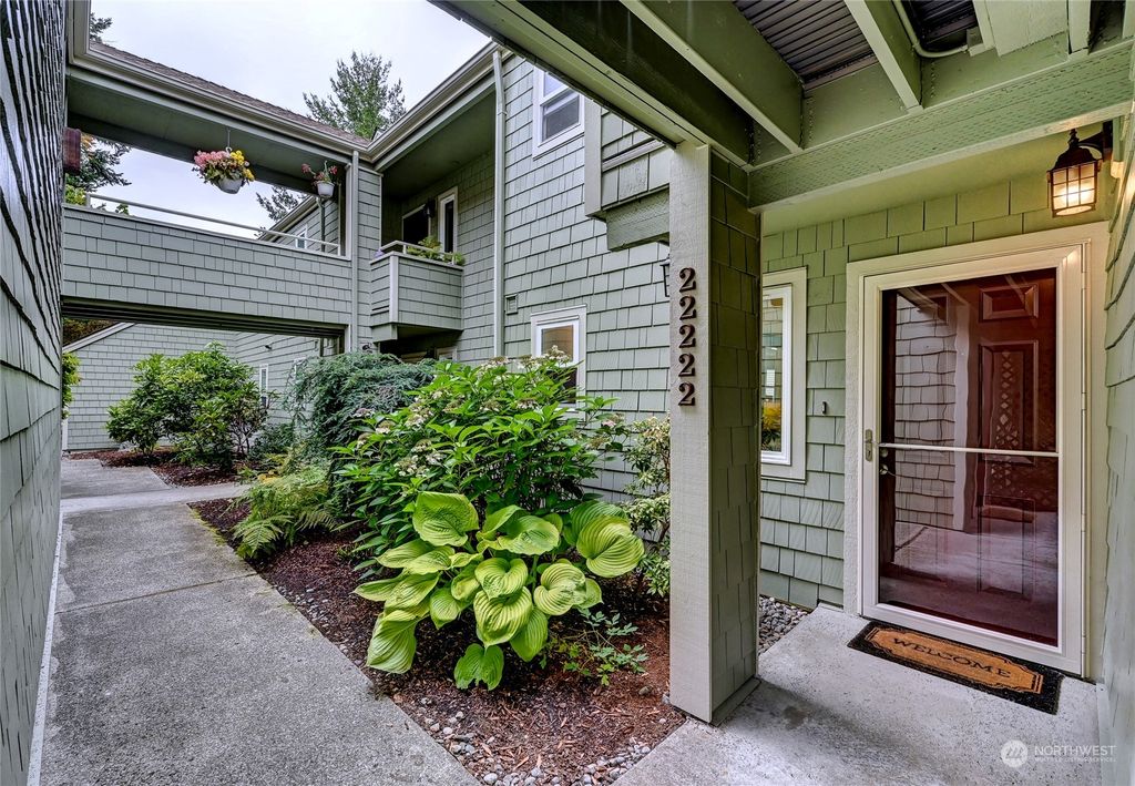 Photo of 22222 SE 42nd Lane #1060, Issaquah, WA 98029 (MLS # 2159473)