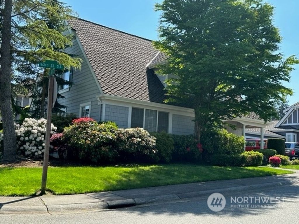 Photo of 1724 163rd Street SE, Mill Creek, WA 98012 (MLS # 2070390)