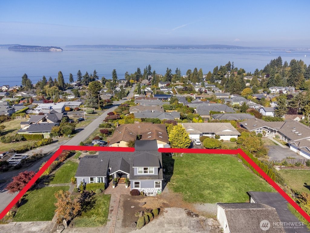Photo of 5037 33rd Avenue W, Everett, WA 98203 (MLS # 2526426)