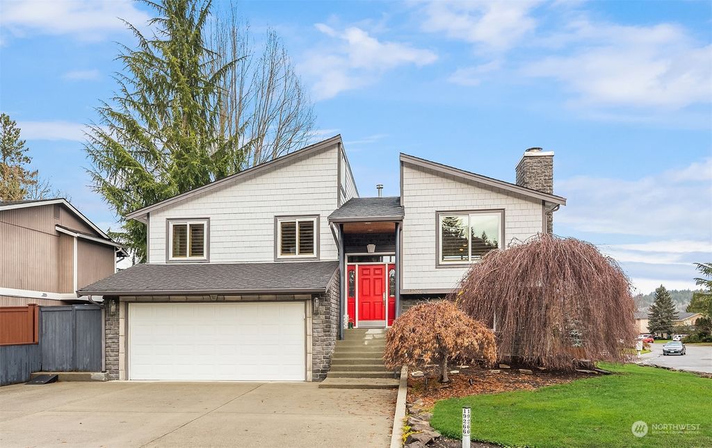 Photo of 19266 SE 48th Place, Issaquah, WA 98027 (MLS # 2022885)