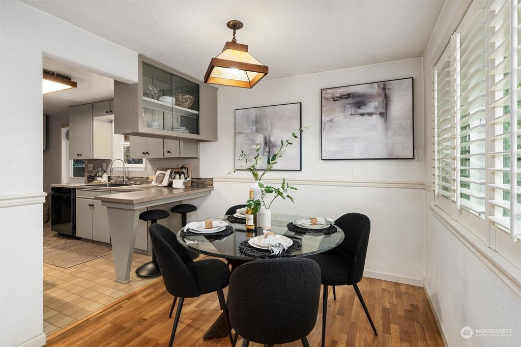listing image 9368427793049600389