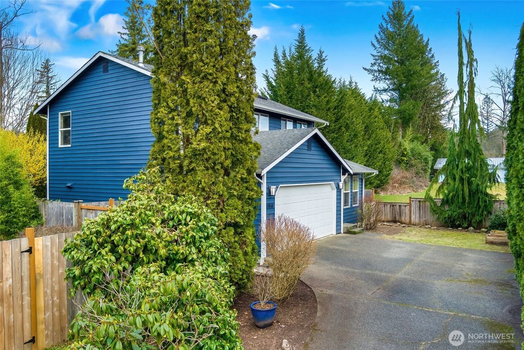 Photo of 1014 Wildwood Street, Sultan, WA 98294 (MLS # 2333358)