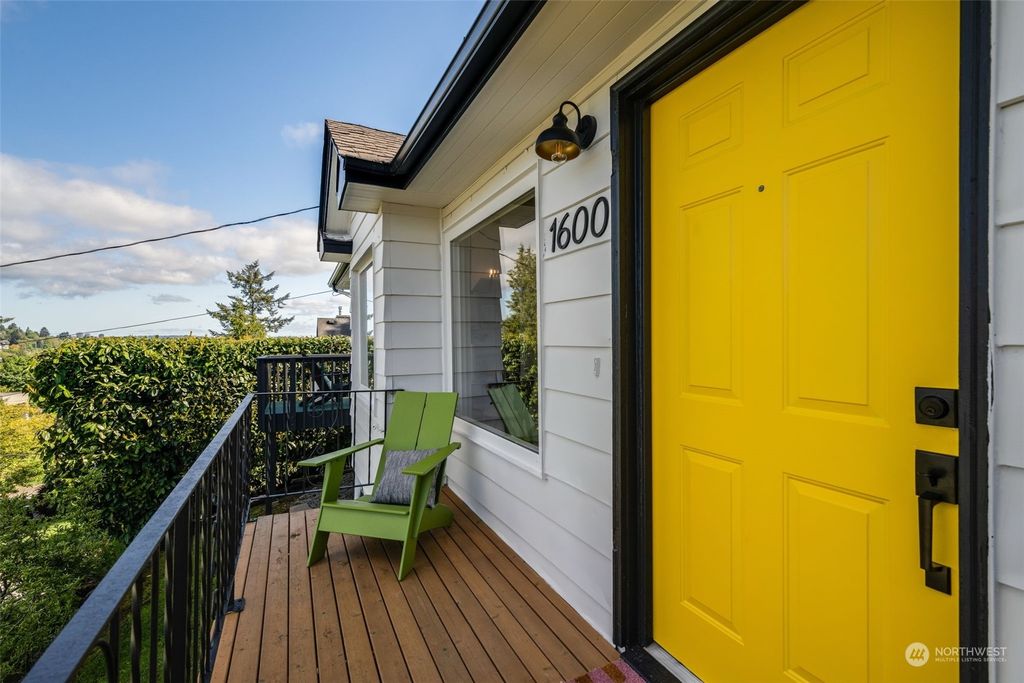 Photo of 1600 30th Avenue, Seattle, WA 98122 (MLS # 2233767)