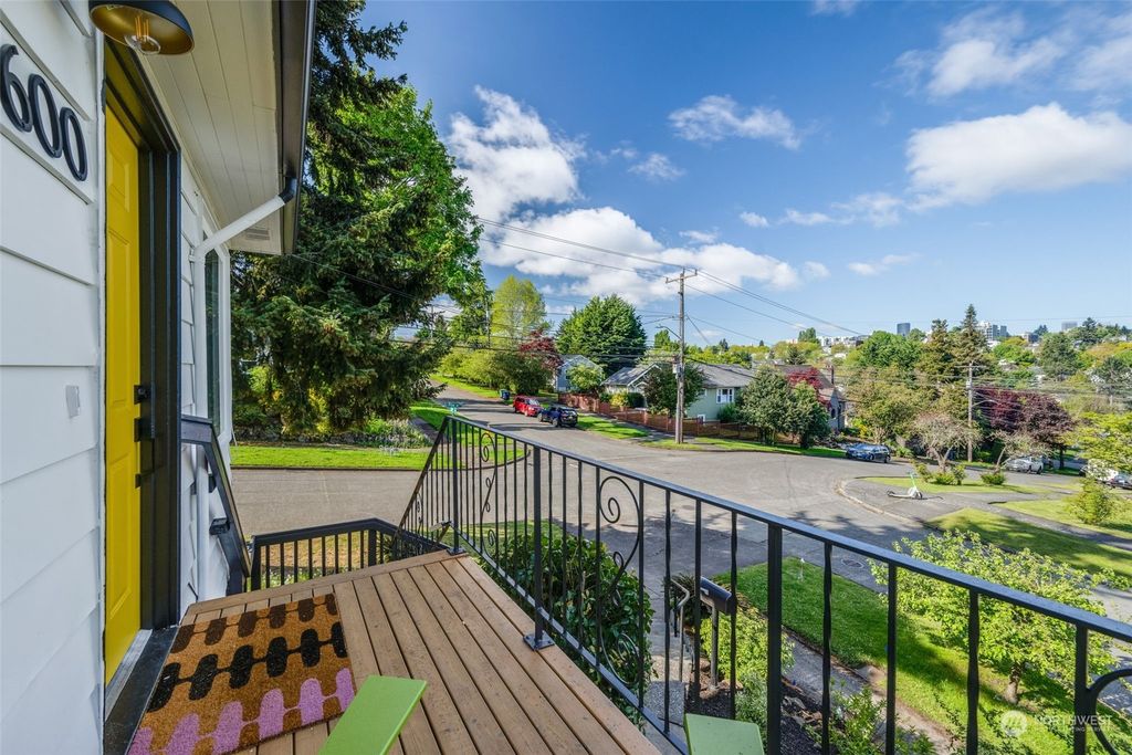 Photo of 1600 30th Avenue, Seattle, WA 98122 (MLS # 2233767)