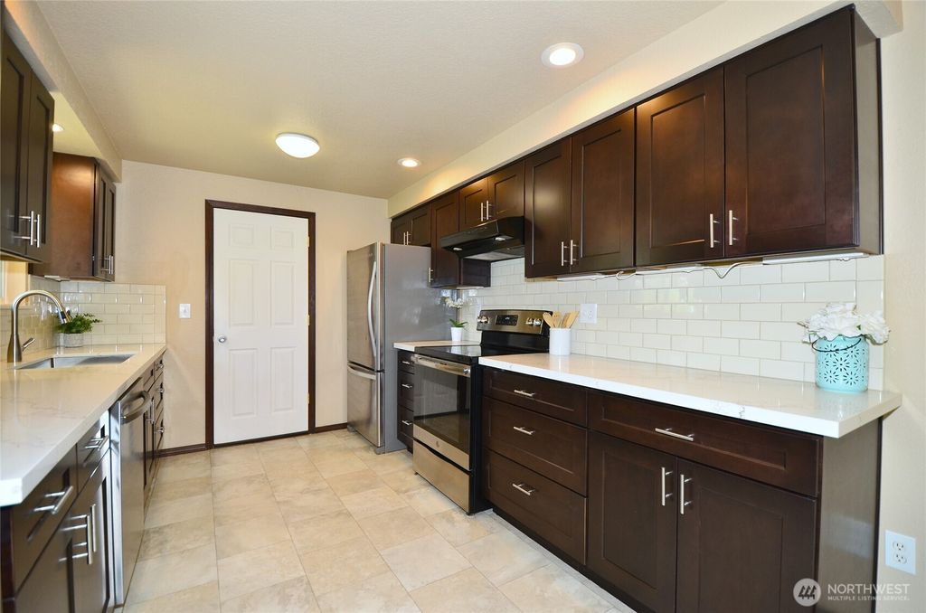 Photo of 14712 Broadway Avenue, Snohomish, WA 98296 (MLS # 2499084)