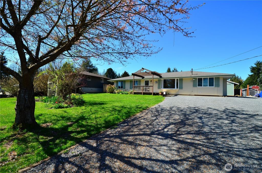 Photo of 14712 Broadway Avenue, Snohomish, WA 98296 (MLS # 2499084)