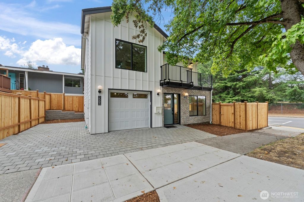 Photo of 1503 NE 73rd Street, Seattle, WA 98115 (MLS # 2423544)