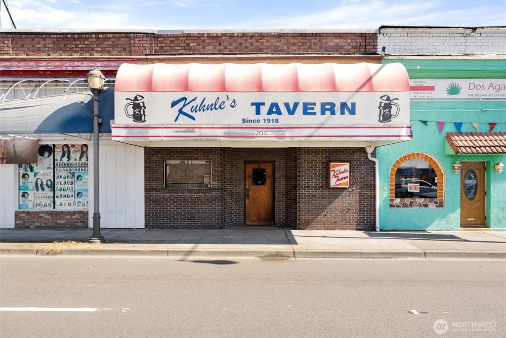 Photo of 204 State Avenue, Marysville, WA 98270 (MLS # 2482637)