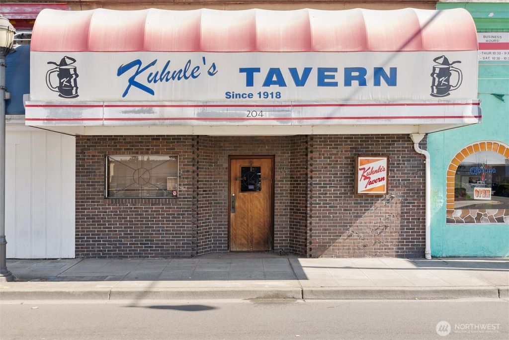 Photo of 204 State Avenue, Marysville, WA 98270 (MLS # 2482637)