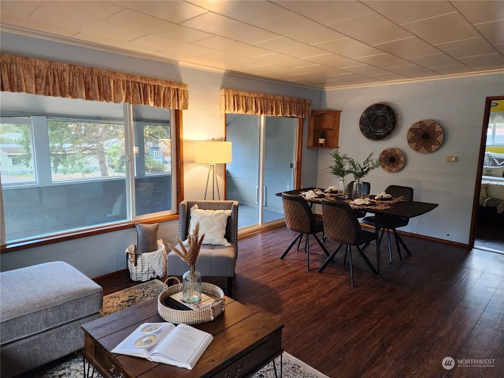 Photo of 2623 S Lake Stevens Road, Lake Stevens, WA 98258 (MLS # 2011331)